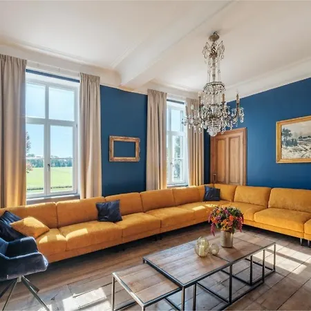 Chateau D'ouffet 30 Personnes Avec Piscine Et Sauna בית נופש