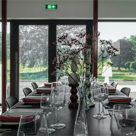 Chateau D'ouffet 30 Personnes Avec Piscine Et Sauna * אופט