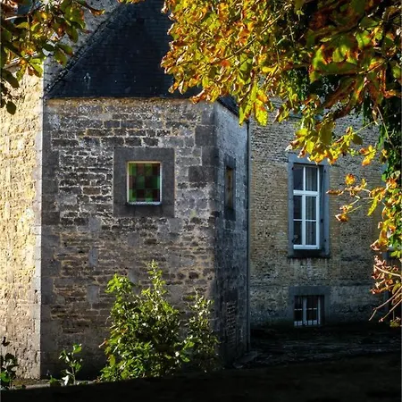 Chateau D'ouffet 30 Personnes Avec Piscine Et Sauna בית נופש