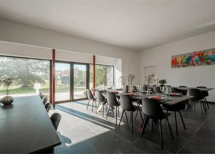 Tatil Evi Chateau D'ouffet 30 Personnes Avec Piscine Et Sauna Ouffet