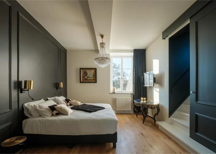 Chateau D'ouffet 30 Personnes Avec Piscine Et Sauna Tatil Evi Ouffet