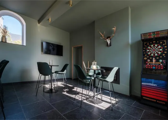 Chateau D'ouffet 30 Personnes Avec Piscine Et Sauna Tatil Evi *