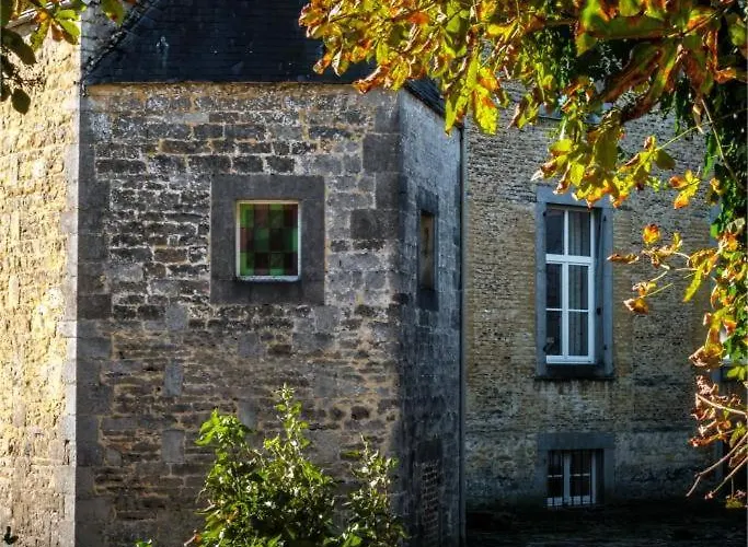 Chateau D'ouffet 30 Personnes Avec Piscine Et Sauna Tatil Evi