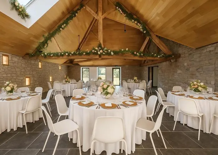 Chateau D'ouffet 30 Personnes Avec Piscine Et Sauna Tatil Evi *