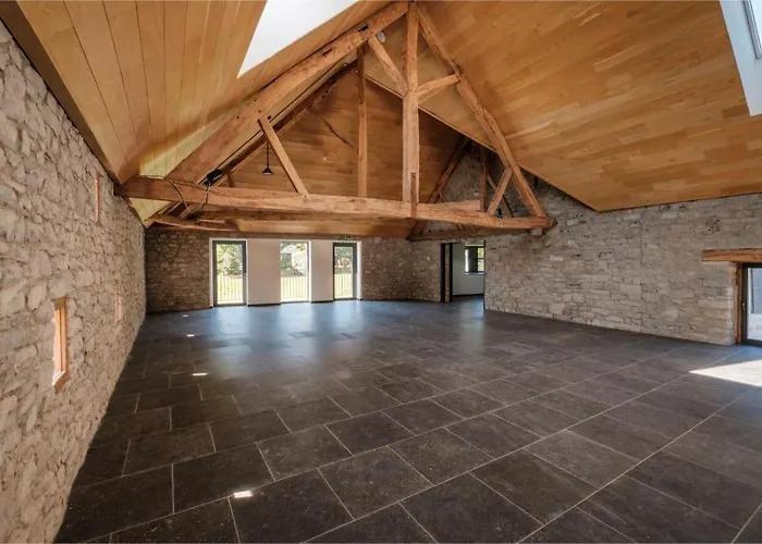 Chateau D'ouffet 30 Personnes Avec Piscine Et Sauna Tatil Evi Ouffet